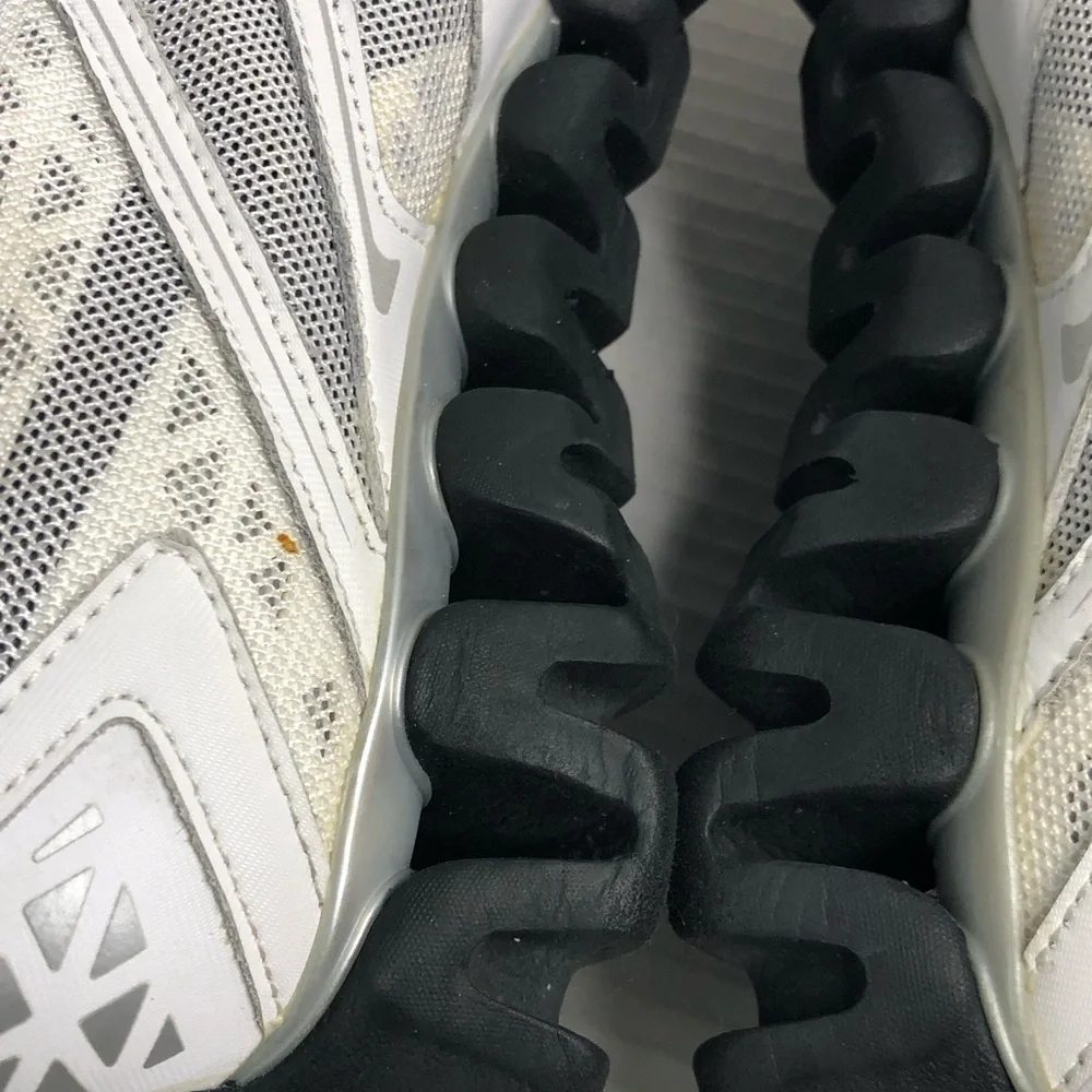 Reebok Sneakers Zig Tech Sonic Mens Size 6.5 White Black Athletic Shoes